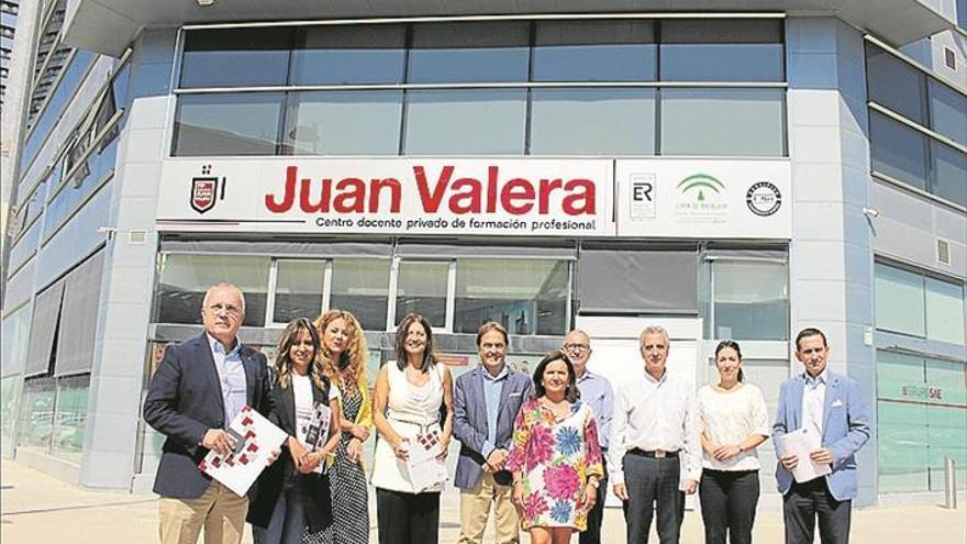 El centro docente de FP Juan Valera apuesta por la formación dual