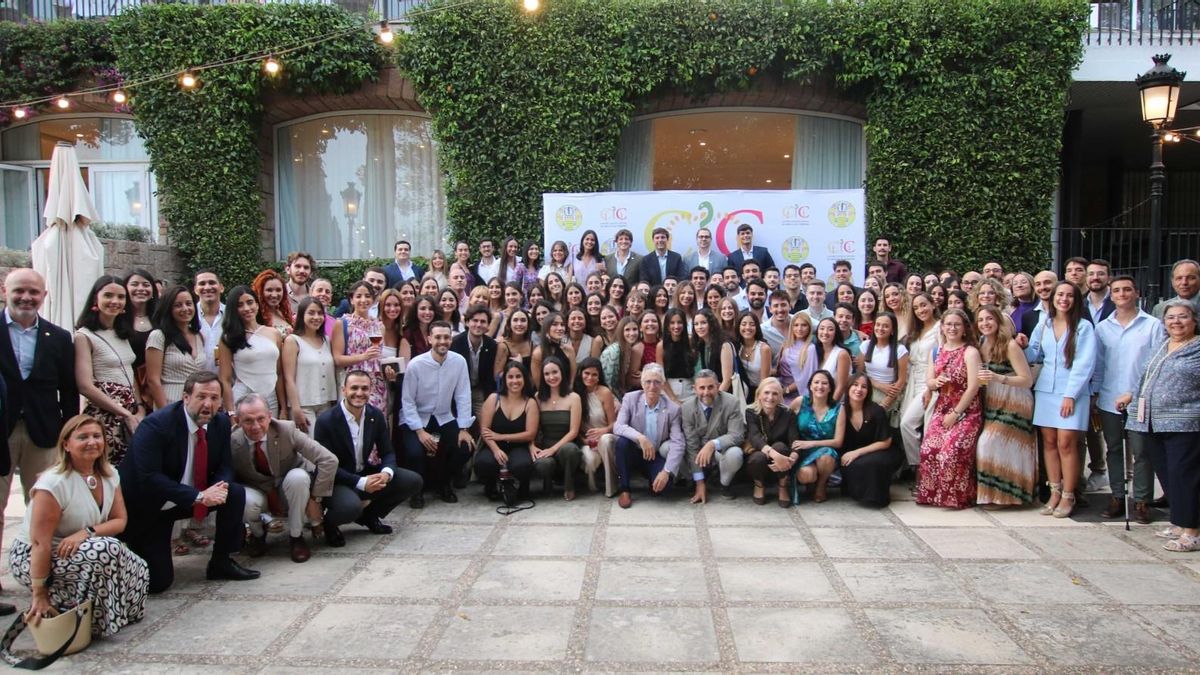 Acto de bienvenida a los nuevos médicos residentes realizado por el Colegio de Médicos de Córdoba.