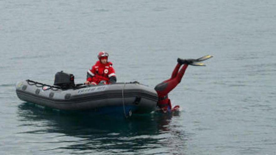 Recuperan el cuerpo del niño desaparecido en el mar hace dos semanas en Gijón