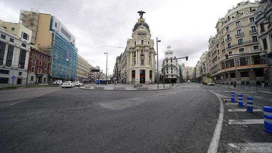 El Ayuntamiento estudia la desinfección de las calles de Madrid pero faltan equipos de protección