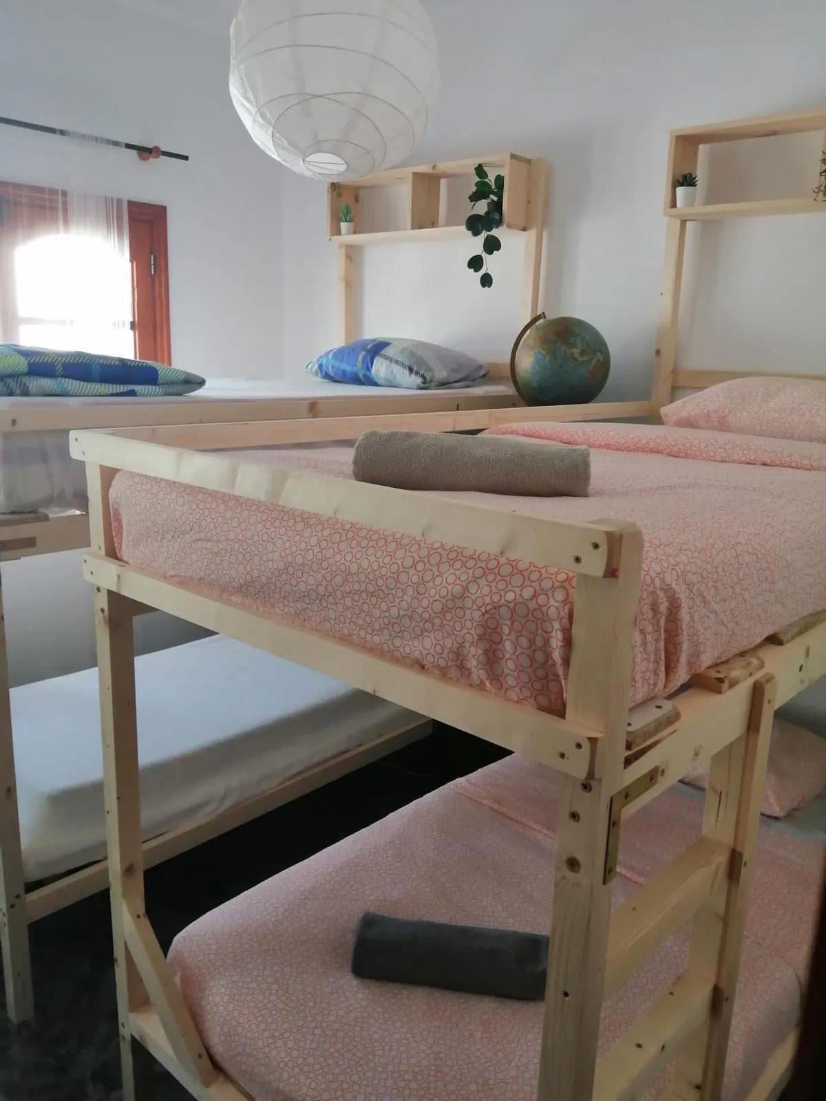 Dormir junto a desconocidos en esta habitación en Arrecife por 17 euros la noche