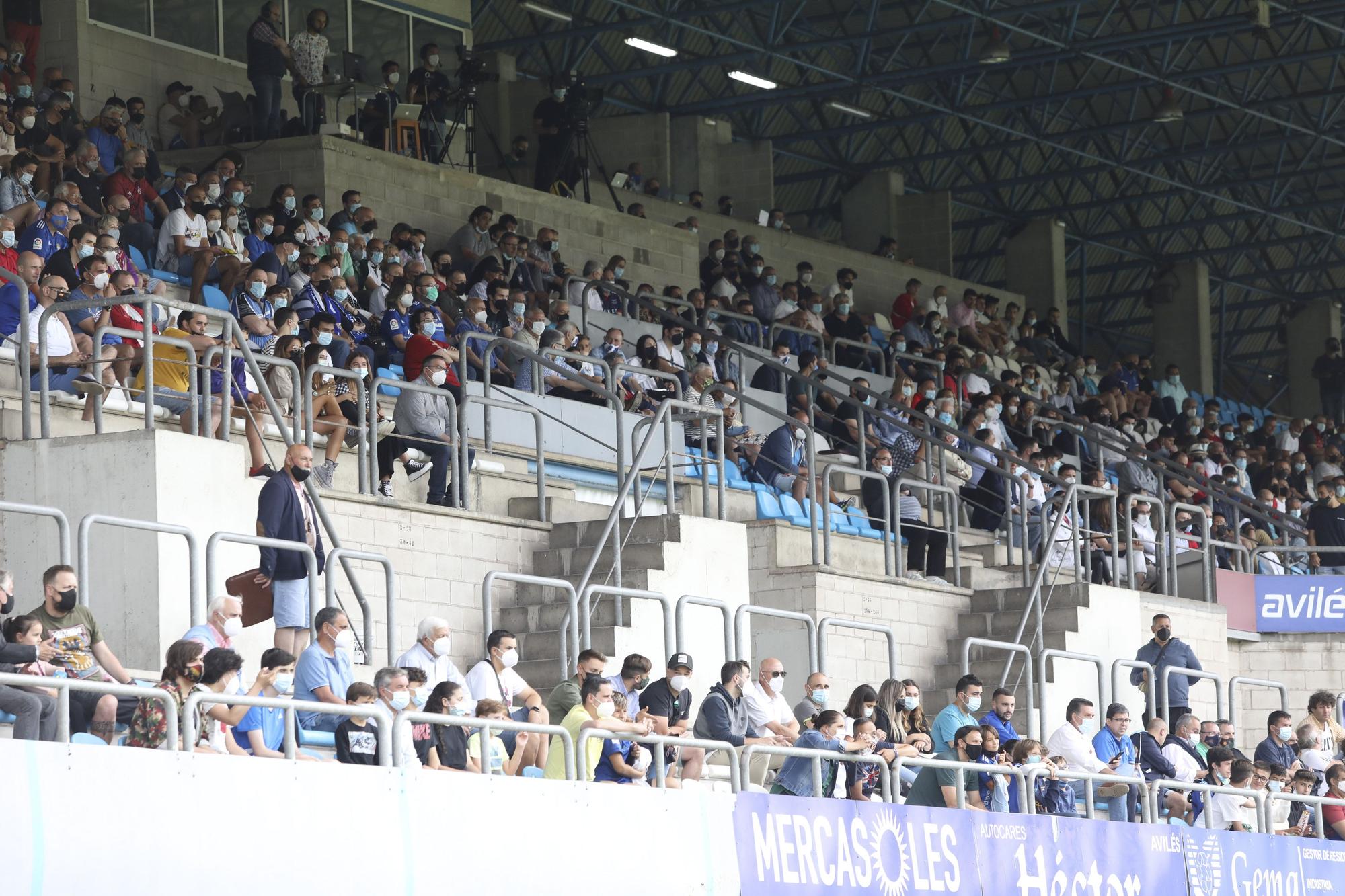Las imágenes del partido del Oviedo contra el Avilés