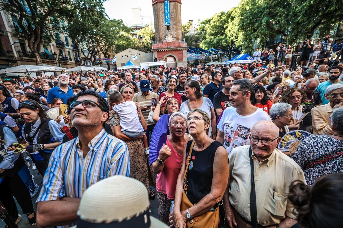 Pregón en Gràcia, inicia la fiesta