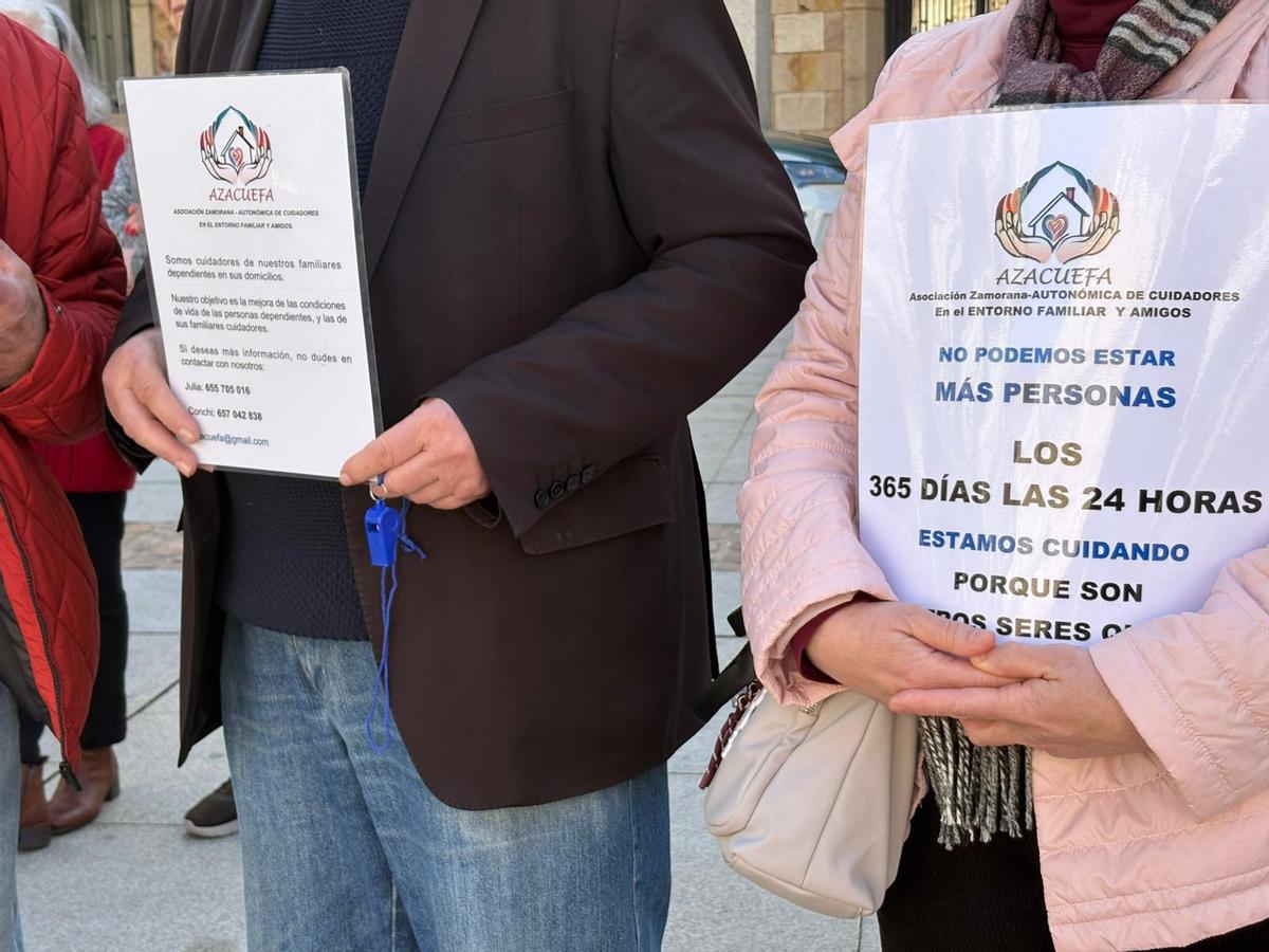 Miembros de La Asociación Zamorana de Cuidadores en el Entorno Familiar y Amigos (Azacuefa).