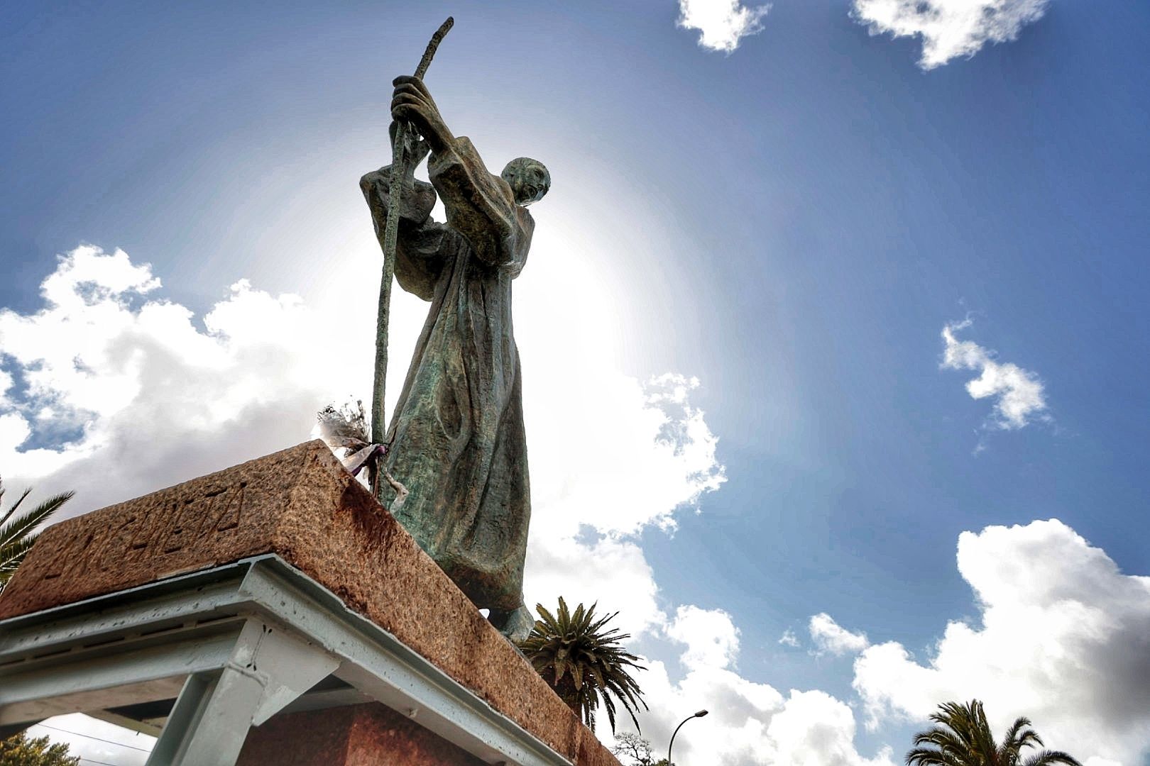 Nueva ubicación de la escultura del Padre Anchieta en el Campus Central de la Universidad de La Laguna