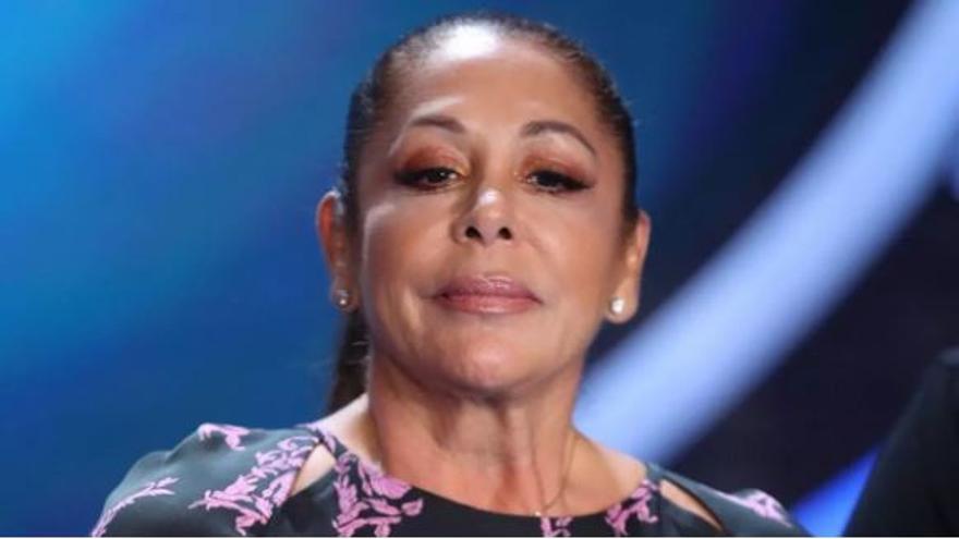 Máxima expectación tras la reaparición de Isabel Pantoja en medio de la polémica que afecta a su sobrina: la cantante se pronuncia en redes sociales