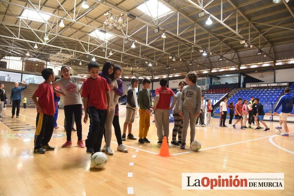 Encuentro de escolares con los jugadores del Plást