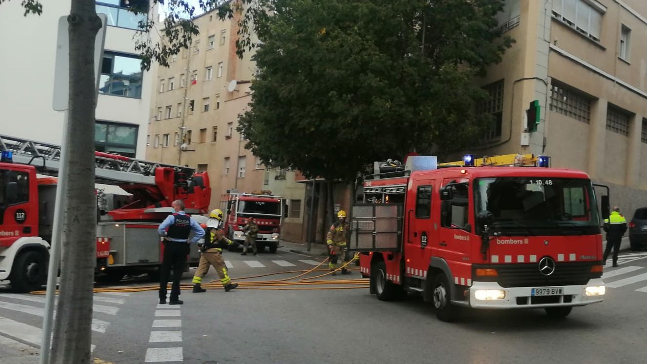 Bomberos de la Generalitat durante un incendio.