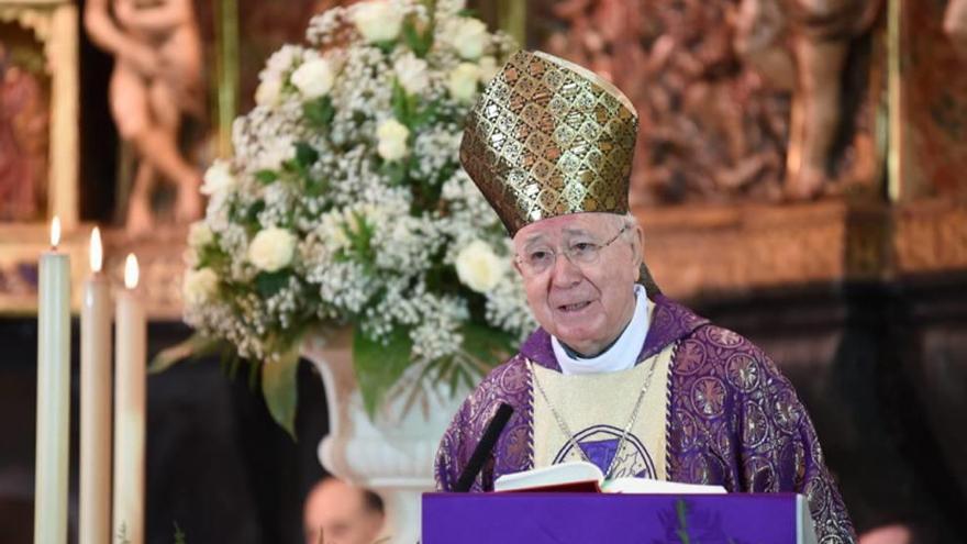 El obispo celebró una eucaristía.