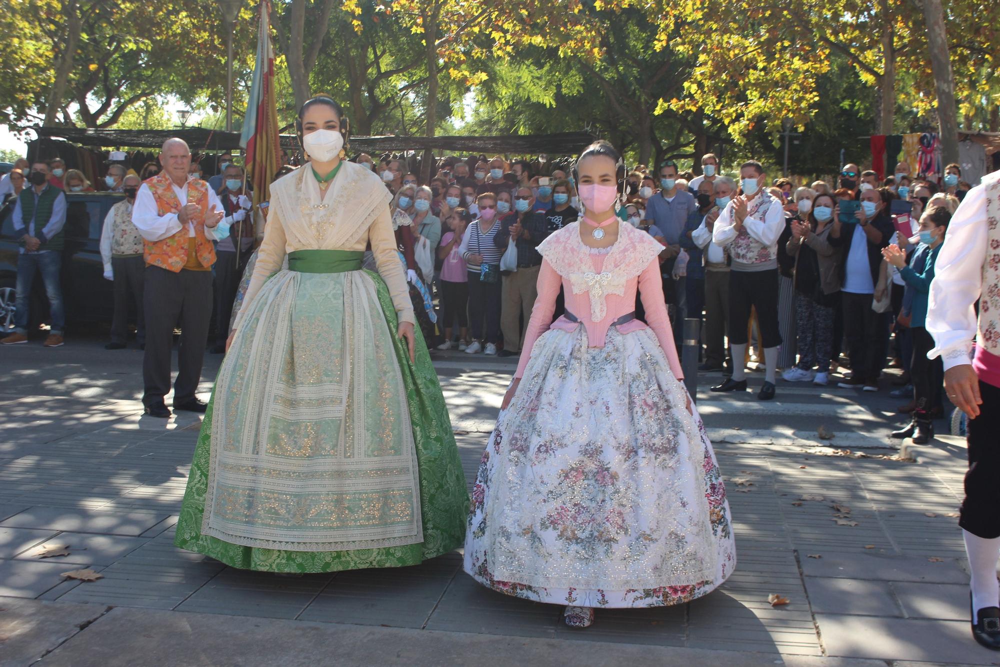 Carmen, Nerea y las cortes acompañan a las fallas de Quart y Xirivella en la procesión de la Senyera