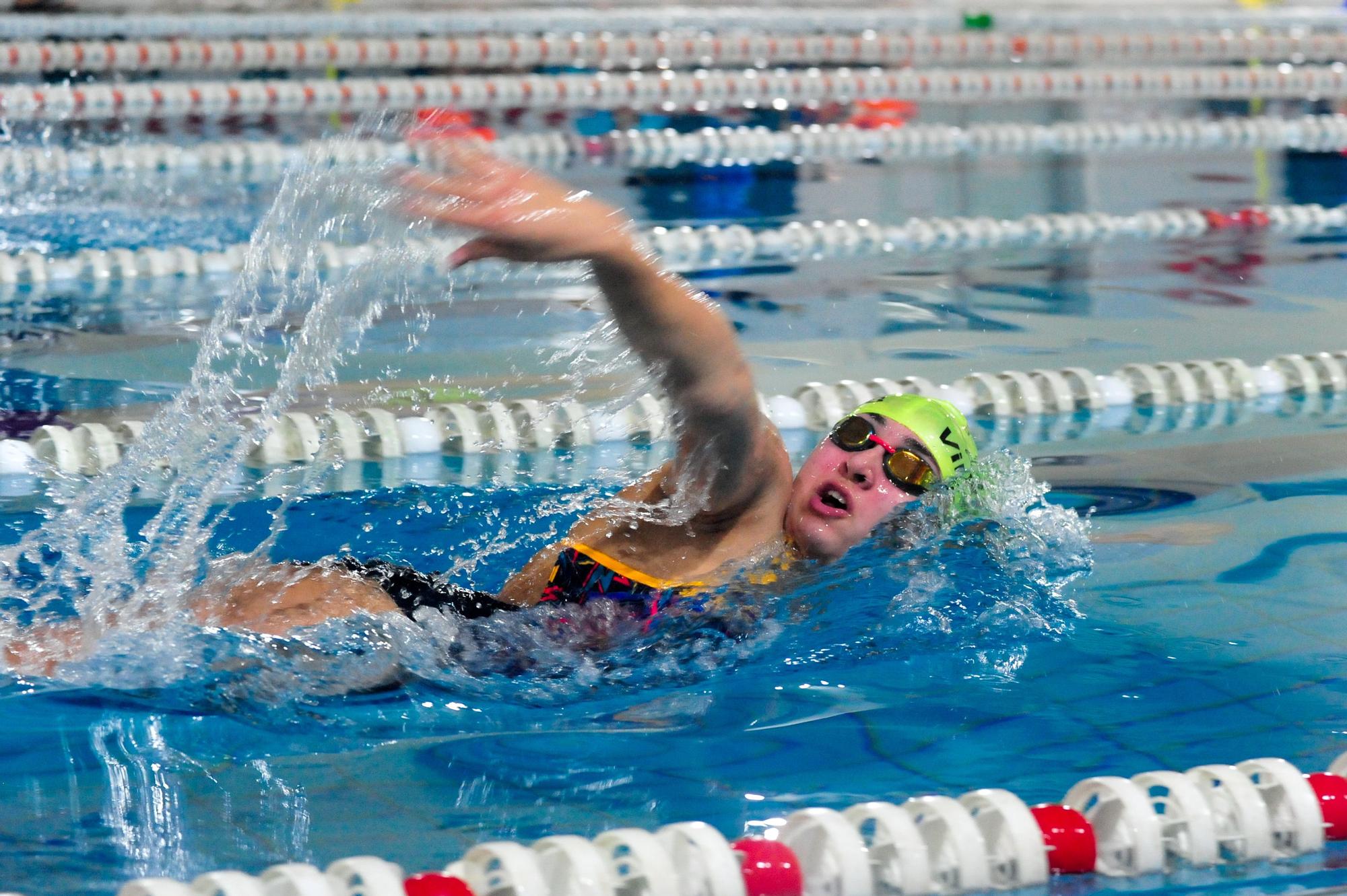 La piscina de Vilagarcía acoge su primera competición oficial de la Liga Gallega de salvamento