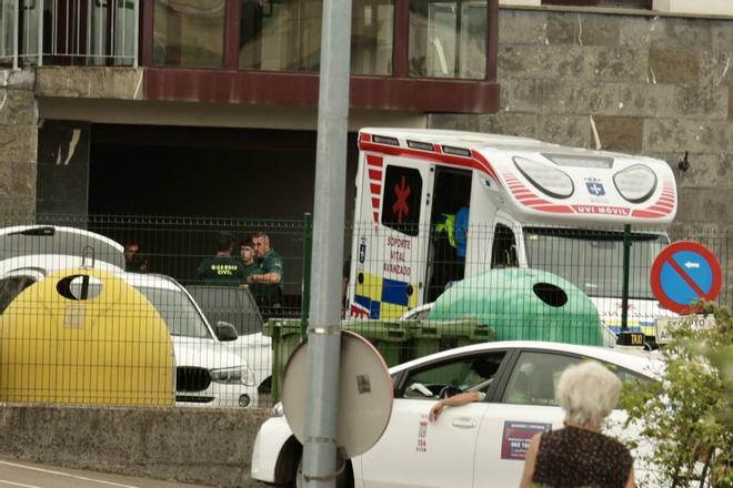 En imágenes: un guardia civil mata a su exmujer en el cuartel de Llanes y muere tras un tiroteo con compañeros en su huida