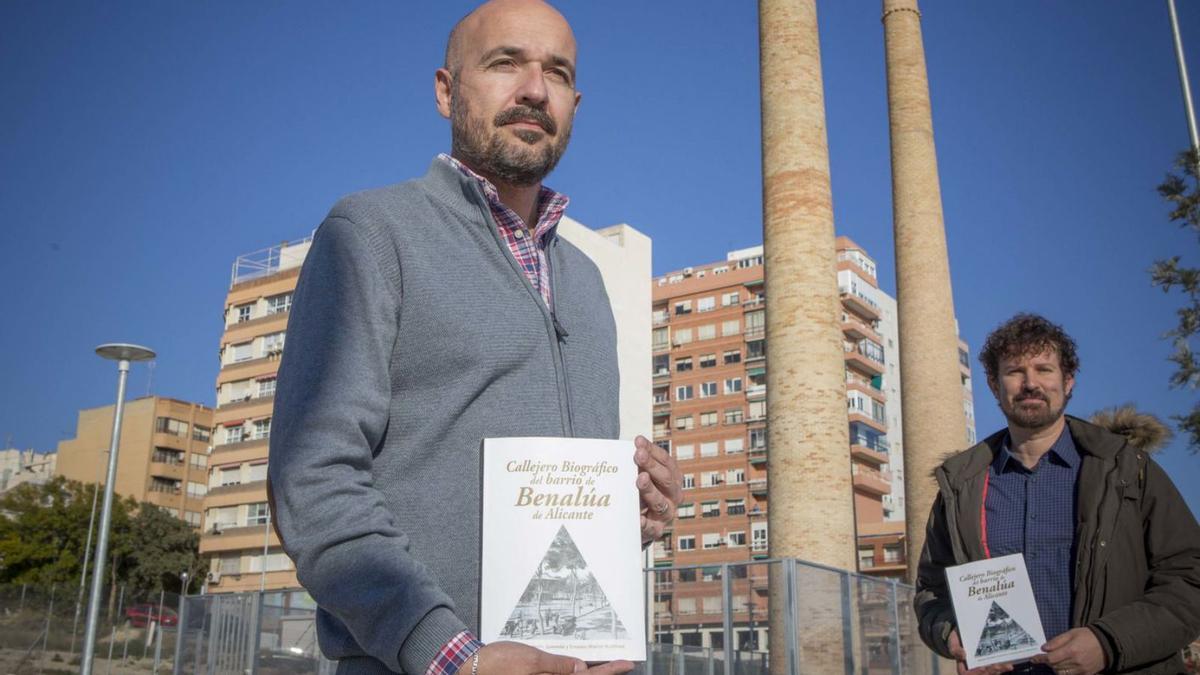 Alfredo Campello y Ernesto Martín, autores del Callejero Biográfico del Barrio de Benalúa. 