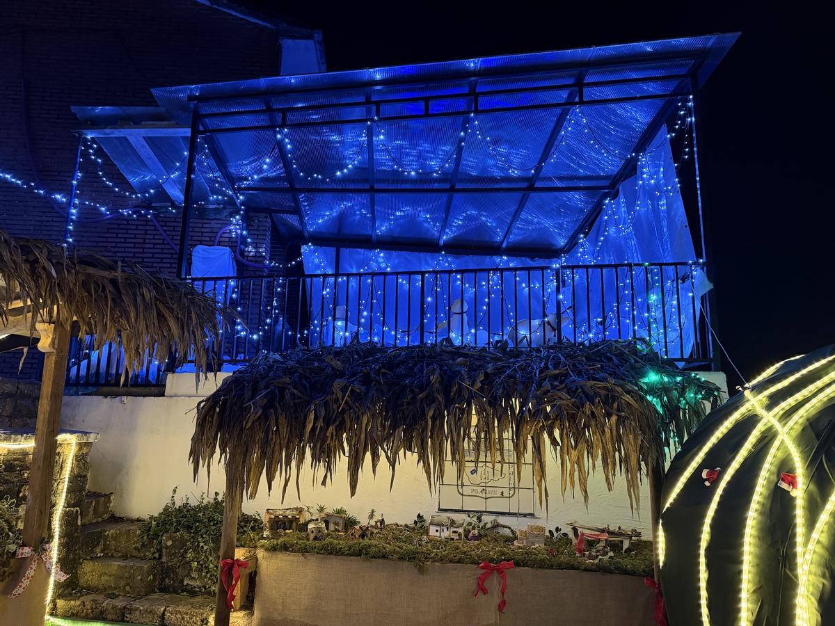 Así es la espectacular decoración navideña del pueblo de Andrín (Llanes)