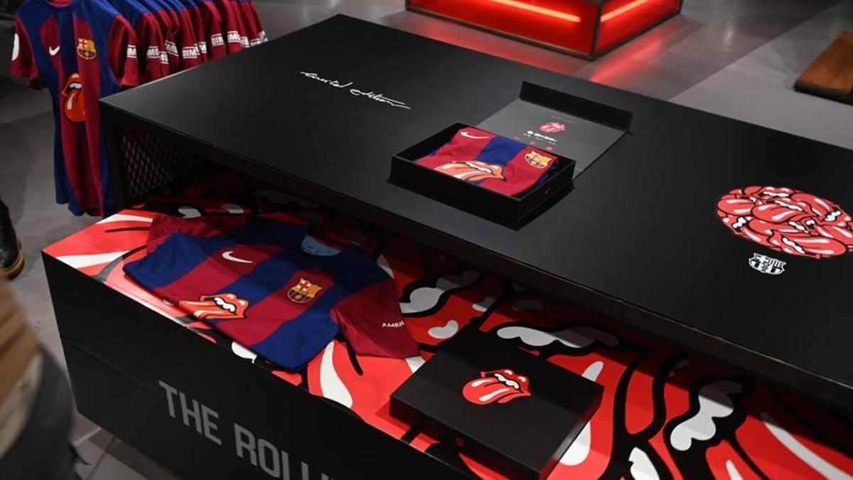 A la venta las camisetas del Barça con el logo de los Rolling Stones.