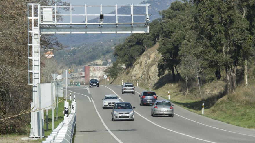 Un dels radars a la carretera N-II