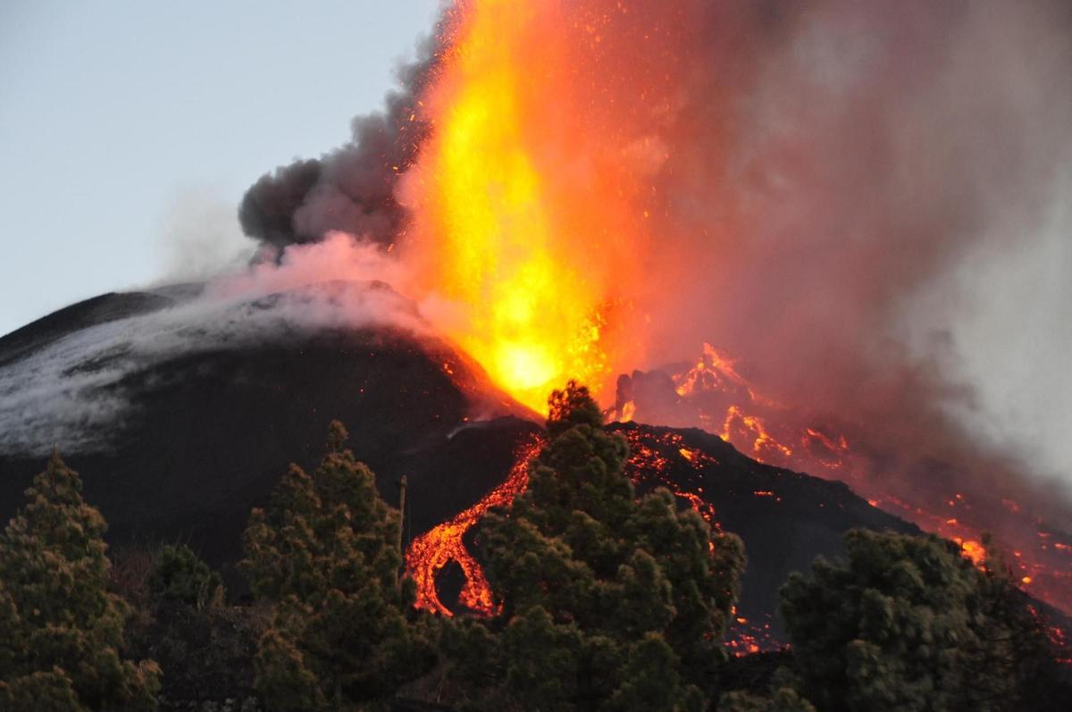 Les colades actives del volcà de La Palma es localitzen a l’oest del con principal