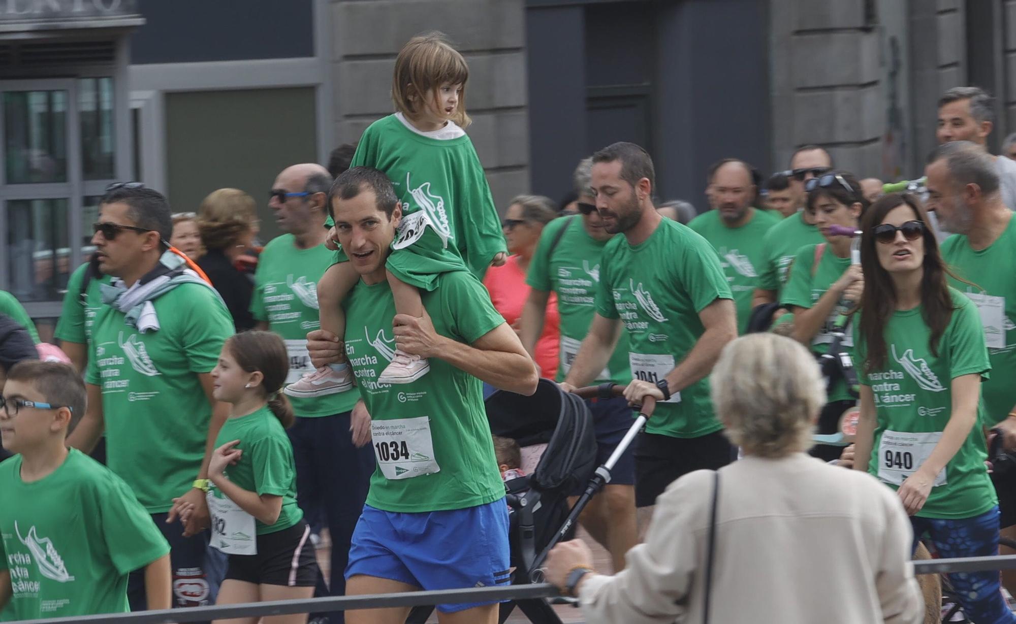 EN IMÁGENES: Asturias se echa a la calle para correr contra el cáncer