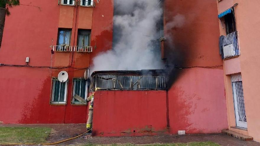 Incendio en un bloque de pisos de Gavà