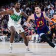 Moses Wright y Tomas Satoransky, en el Barça - Zalgiris de Euroliga de esta temporada