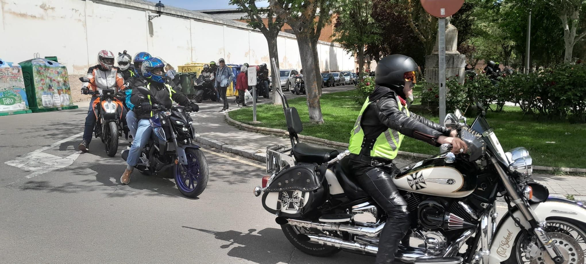 GALERÍA | La ruta de "Moteros de Nevera" de Fuentelapeña hace parada en Toro