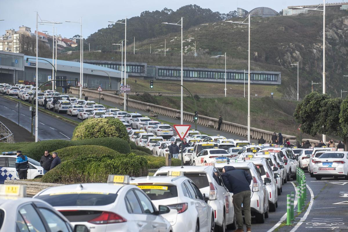Concentración de taxistas de A Coruña el año pasado, la fuerte subida de las aseguradoras en sus pólizas.