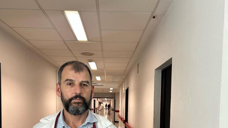 La Xunta cambia al gerente del Sergas en medio de las protestas sanitarias: el oncólogo Luis Ángel León Mateos asume el cargo