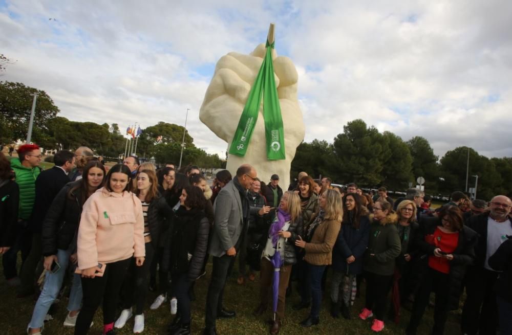 Alumnos y profesores se concentran en la Universidad de Alicante para pedir medidas contra la crisis climática