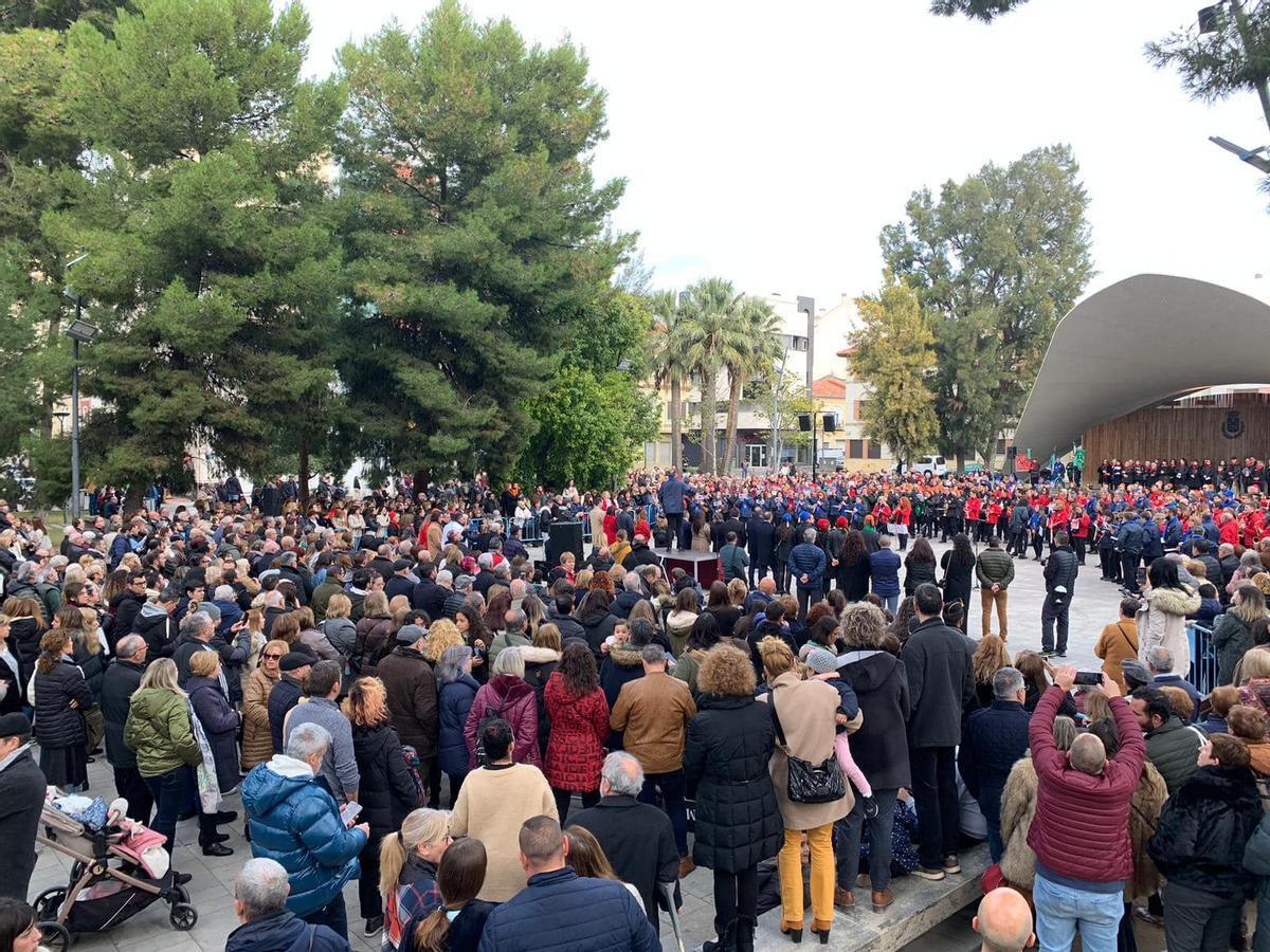 La Plaza Castelar donde ayer se clausuró la Entrada de Collas y Agrupaciones Musicales de Elda.