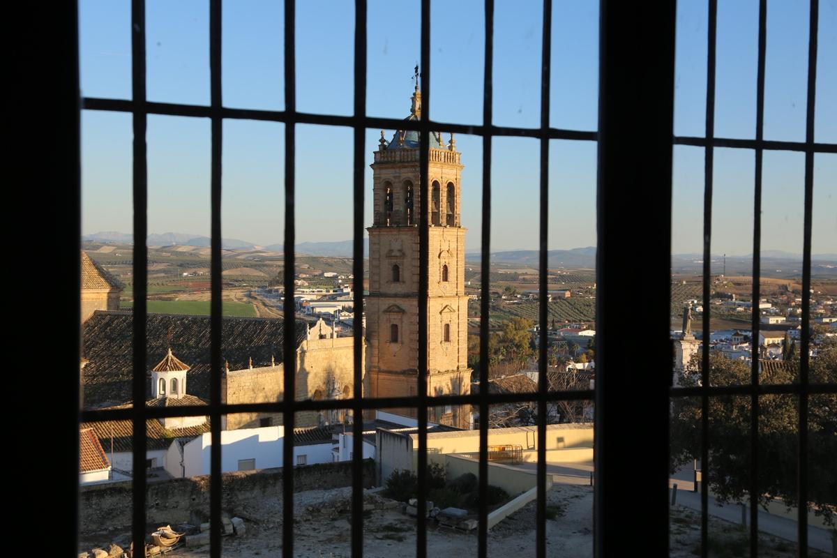 Torre de la parroquia de Santiago Apóstol de Montilla, reconstruida en el siglo XVIII.