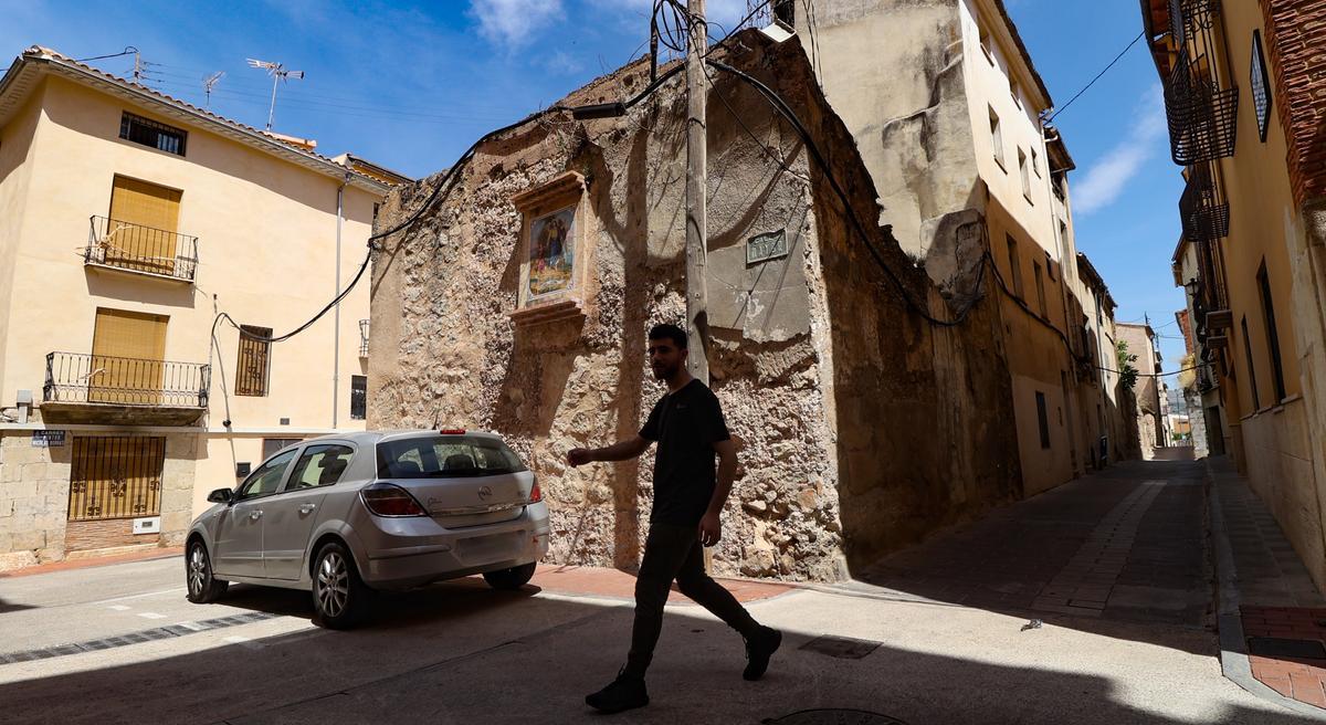 Restos de una de las torres de la muralla.