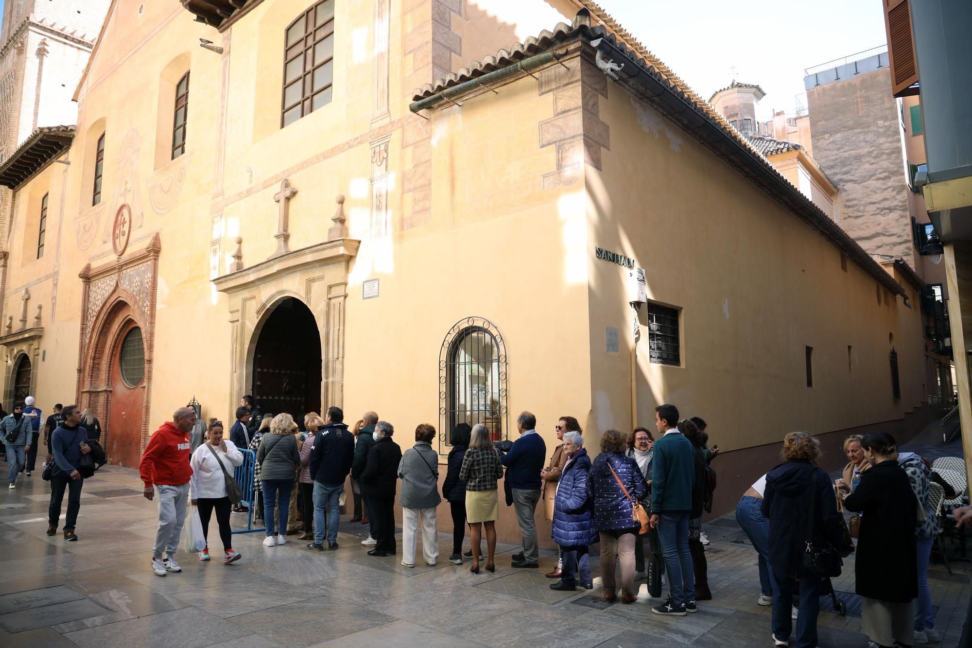 Málaga renueva su devoción por el Cristo de Medinaceli