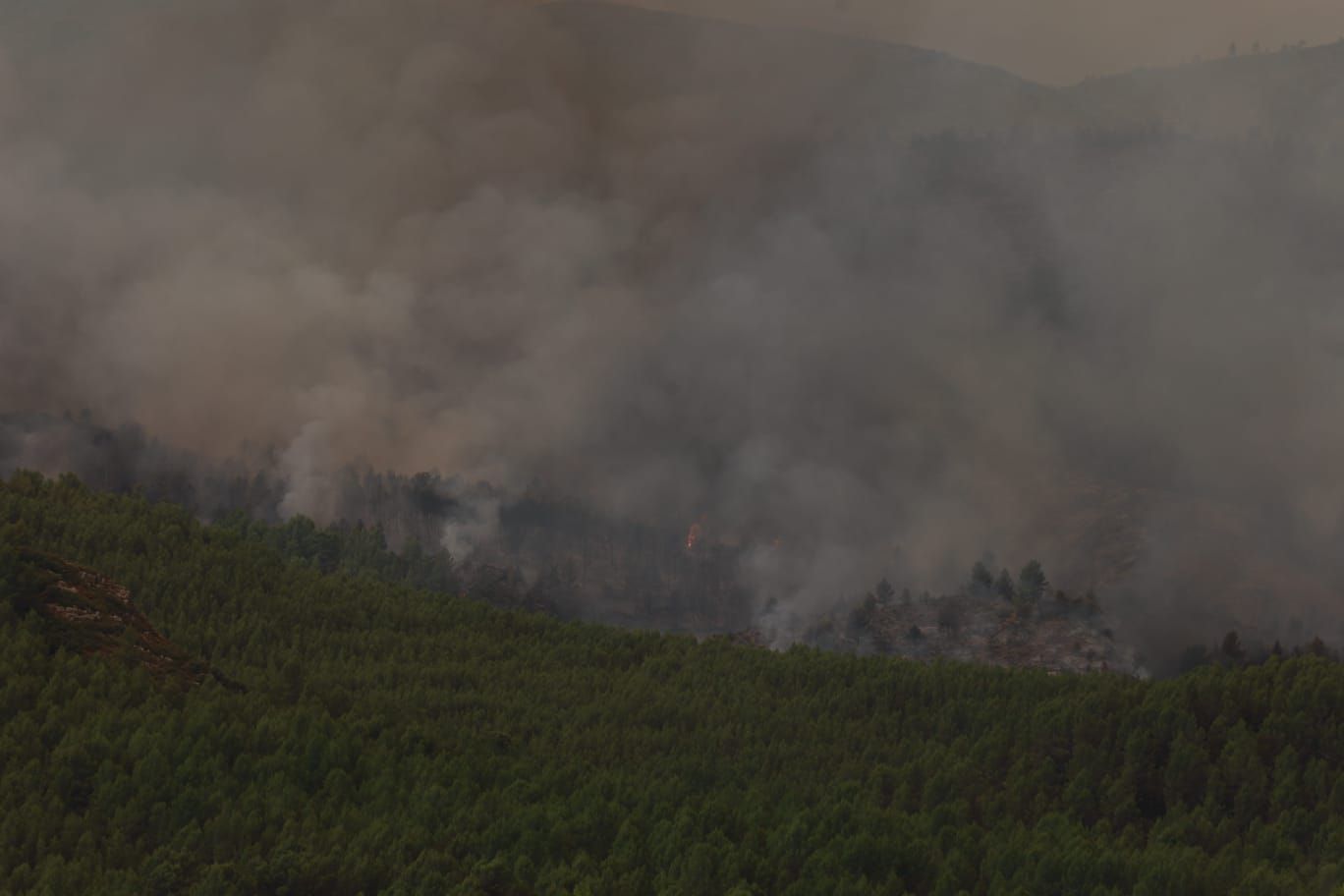 El incendio de Bejís, en imágenes