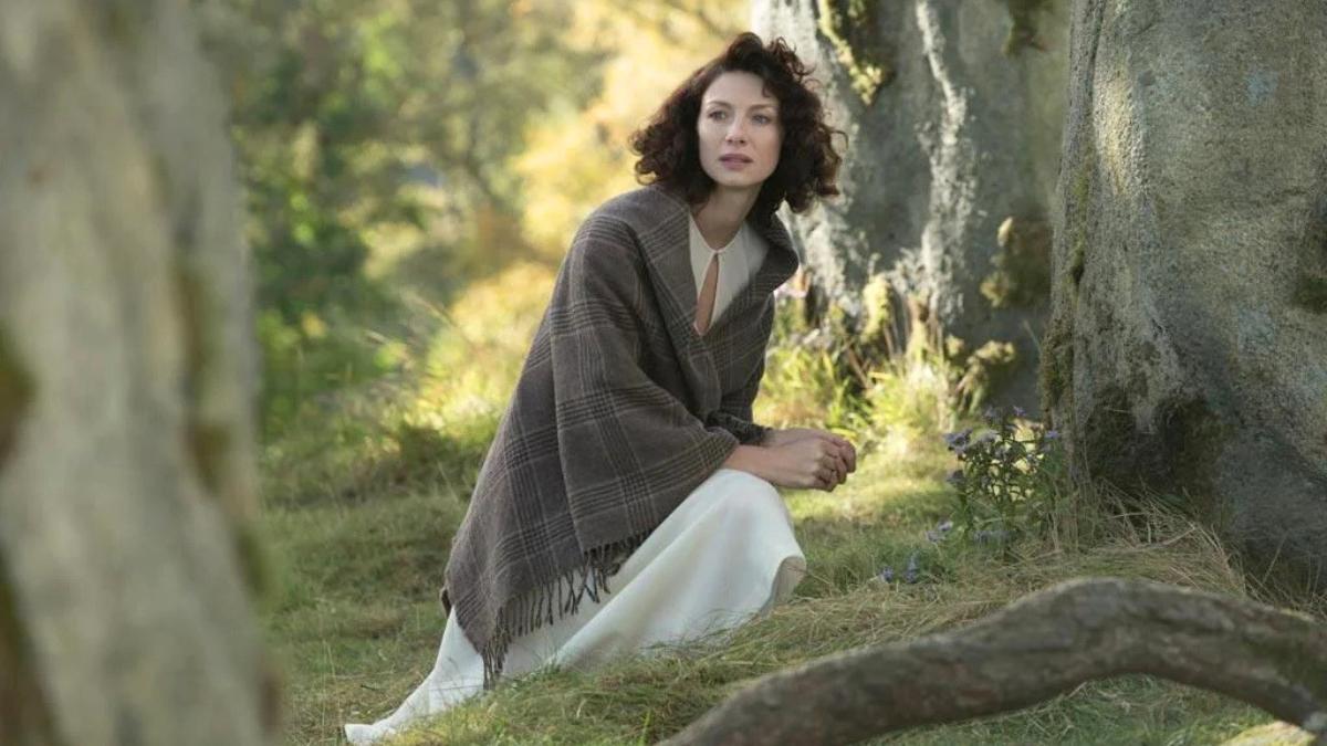 Fotograma de 'Outlander', aparece Claire