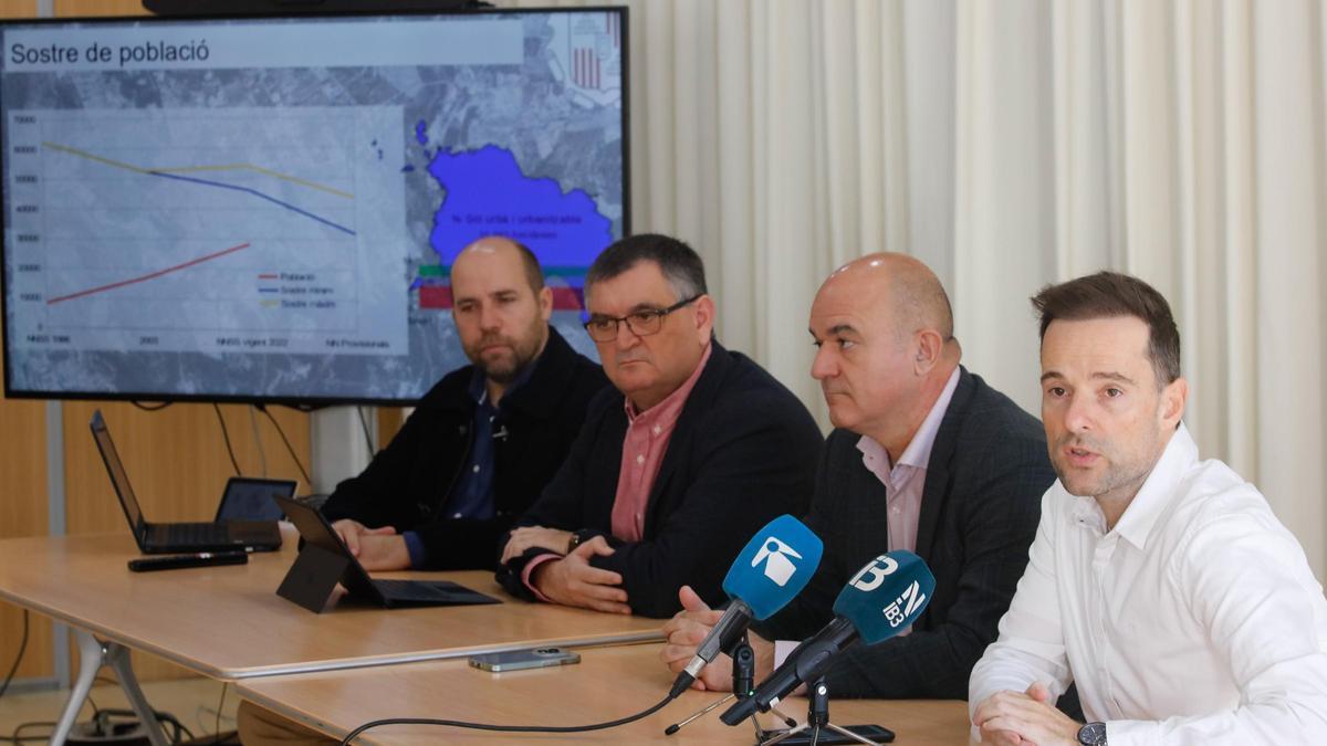 Presentacion, en noviembre del año pasado, de la normativa urbanística provisional consensuada por el Ayuntamiento de Sant Josep y el Consell de Ibiza.