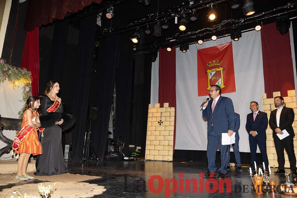 Presentación de las Amazonas del Bando de los Caballos del Vino de Caravaca