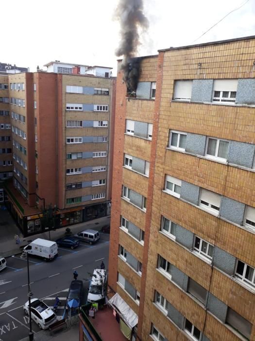 Espectacular incendio en Avilés