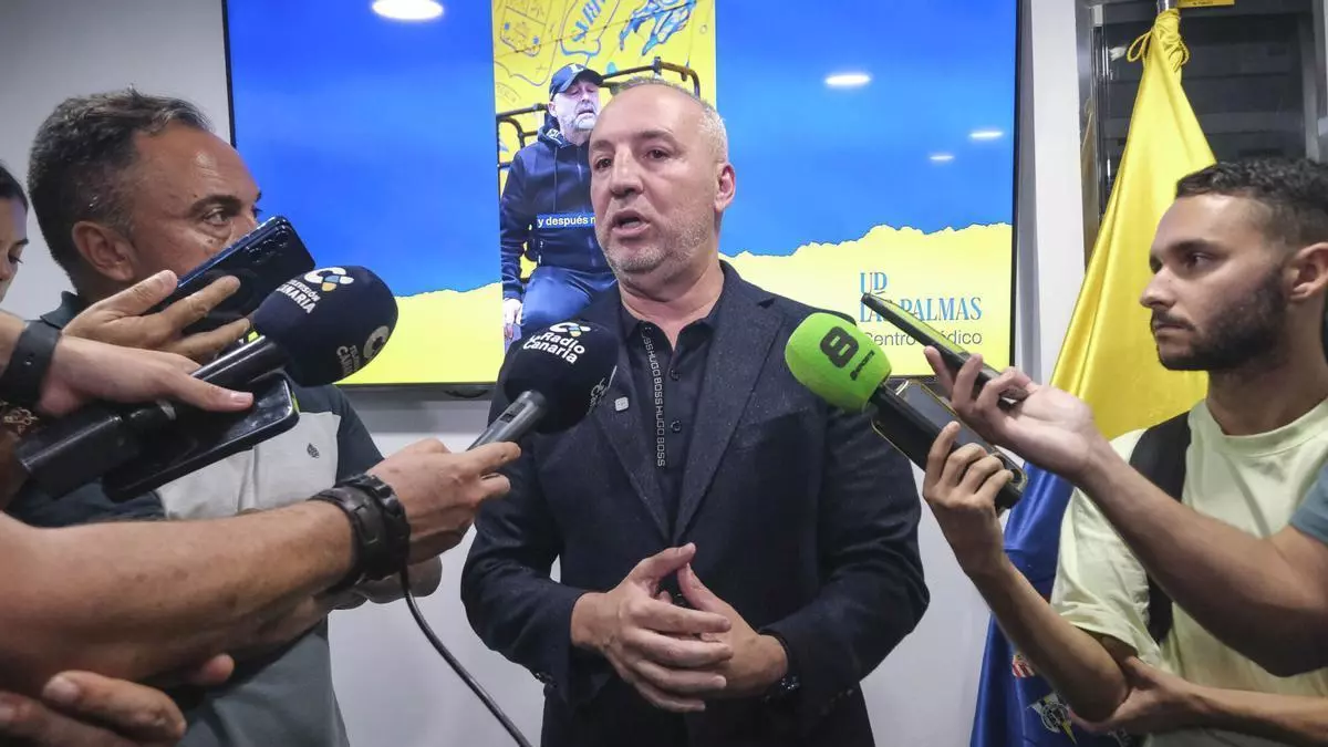 Ramírez aborda la situación de Helguera, el bajón de los veteranos y el papel de los jóvenes de la UD