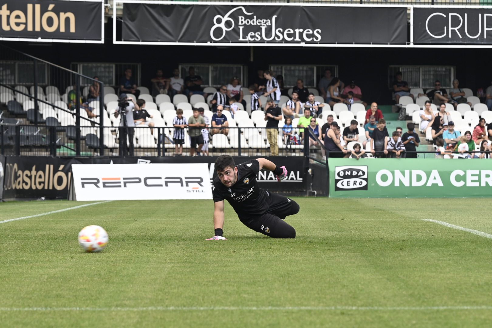 Galería de fotos: La afición lleva en volandas al CD Castellón