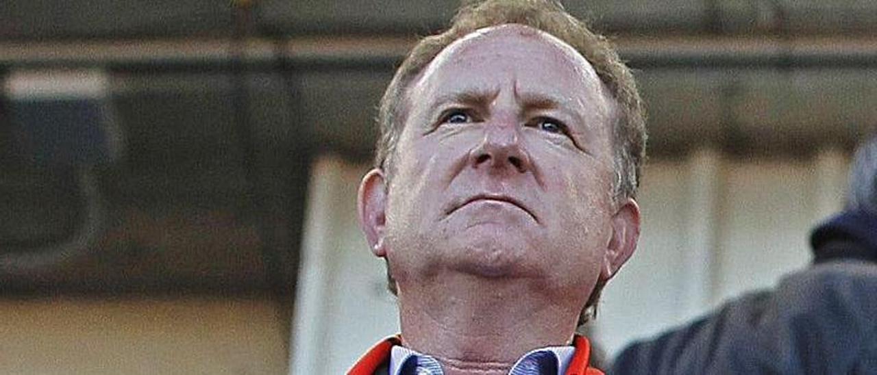 Robert Sarver, en el palco del Visit Mallorca Estadi.