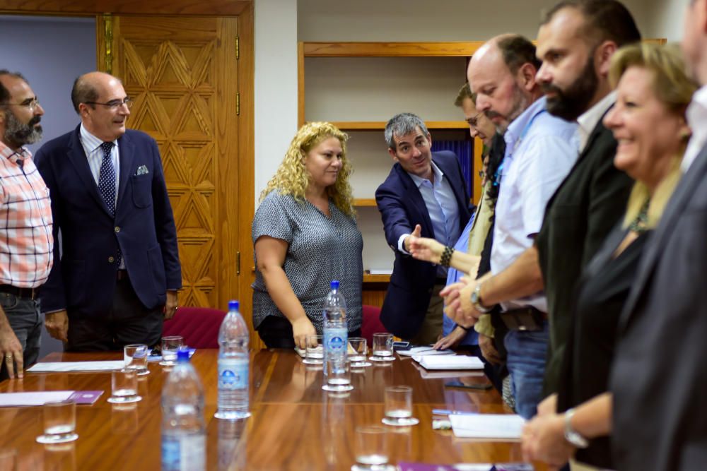 El presidente del Gobierno de Canarias, Fernando ...