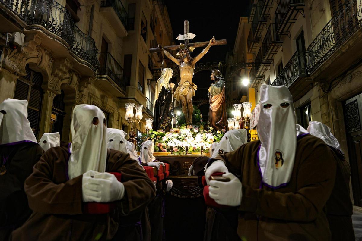 Cantos en Alcoy para rasgar el silencio