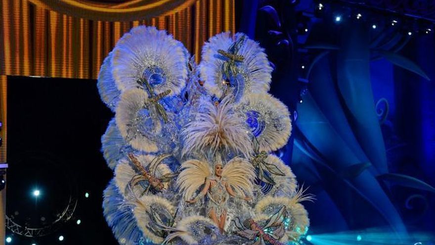Minerva Hernández, Queen of the Carnival of Las Palmas de Gran Canaria