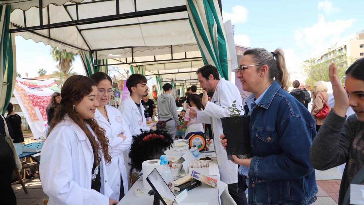 Córdoba se da ‘Un paseo por la Ciencia’