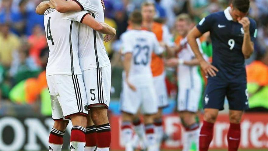 Hummels mete a Alemania de cabeza en semifinales (0-1)