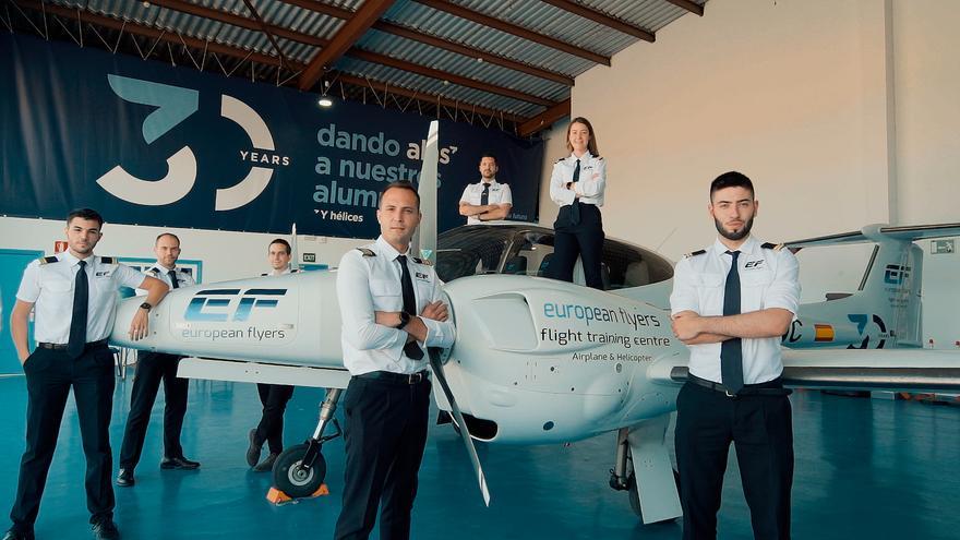 Piloto, una profesión que va más allá de las aerolíneas: de los servicios de emergencia al transporte sanitario y los drones