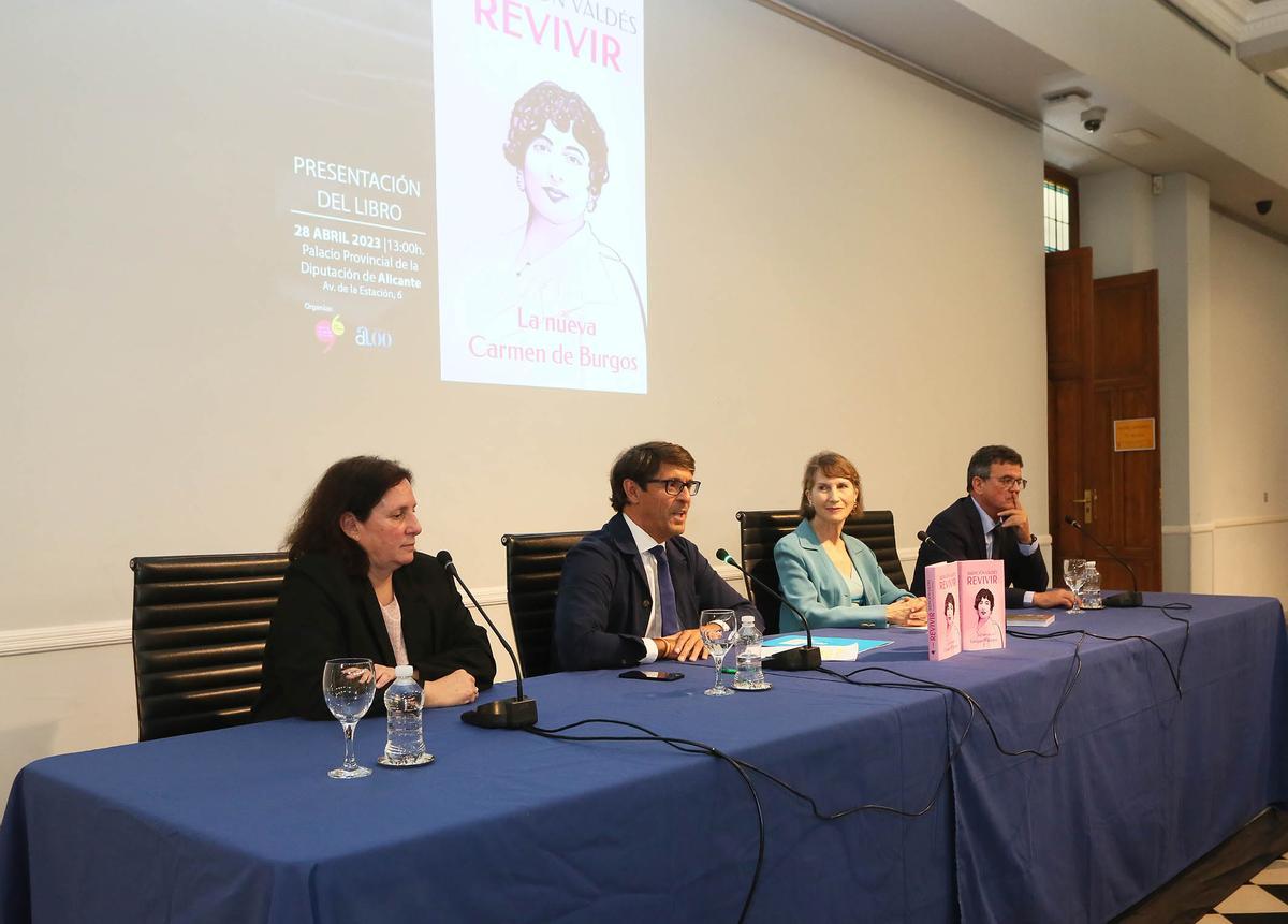 La presentación del libro 'Revivir, la nueva Carmen de Burgos', de Asunción Valdés