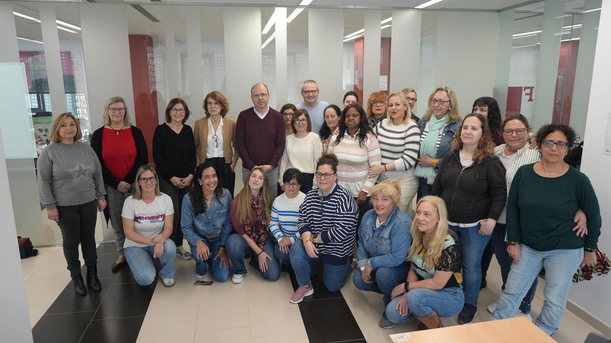 Integrantes de los talleres de empleo de Mislata.