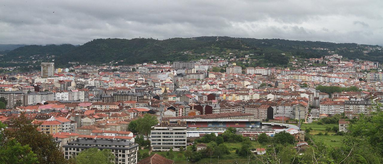 Vista de un Ourense sin grúas de obras