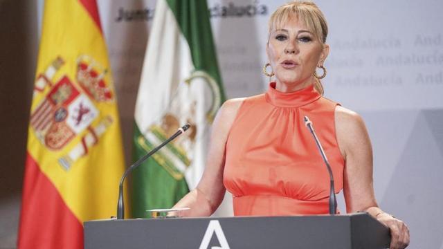 Carolina España, durante su comparecencia ayer para hablar de los presupuestos de la Junta de 2027.  | MARÍA JOSÉ LÓPEZ / EUROPA PRESS